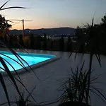 Seaesta Holiday-Luxury Seaview