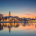 Split City View Juliet