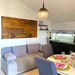 Charming Apartment In Kastela
