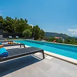 New Villa Fortress, Private Pool, Game Room, Sea Views