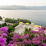 Villa Fjaba - By The Sea - With The Big Terraces & Great Sea View