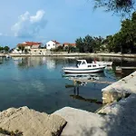 Apartments With A Parking Space Kastel Sucurac, Kastela - 21585