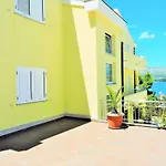 Apartments In Okrug Gornji 6188