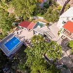 Ferienhaus Nikola Mit Beheiztem Pool