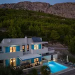 Villa Allegra With 32Msq Heated Pool, 300M Far From Sandy Beaches, Open Sea View