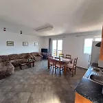 Apartmani Krolo Trogir Otok Ciovo