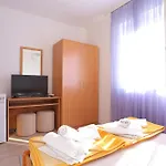 Double Room Tucepi 5263D