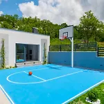 Luxury Villa Hedonica