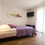 Sirius Apartments
