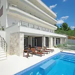 Villa Jolara With Heated Pool