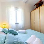 Apartments By The Sea Jelsa, Hvar - 8729