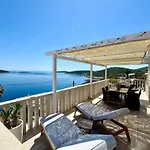 Apartment More Island Vis