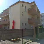 Apartments Feral