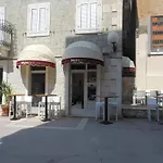 Apartments Tin