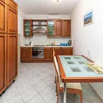 8 Bedroom Gorgeous Home In Okrug Donji