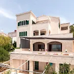 1 Bedroom Awesome Apartment In Okrug Donji