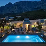 Luxury Apartment Nugal- Heated Pool