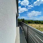 Villa Mirta