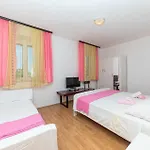 Stunning Apartment In Drvenik Mali With Wifi