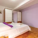 Cozy Home In Kastel Luksic With Wifi