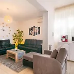 Cozy Home In Zrnovnica With Outdoor Swimming Pool
