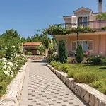 Cozy Home In Glavina Donja With Kitchen