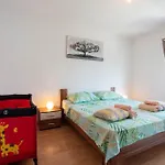 Amazing Home In Srinjine With Jacuzzi