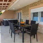 2 Bedroom Lovely Apartment In Suhi Potok