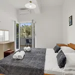 Beautiful Home In Makarska With Wifi
