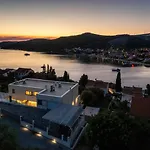 New! Villa Paloma Blanca 4-Bedroom Villa With Sea Views