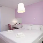 Apartments Dva Galeba