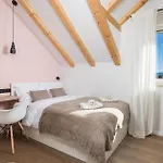 Cozy Home In Skrip With Wifi