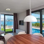 Cozy Home In Okrug Gornji With House Sea View