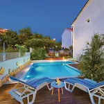 Nice Apartment In Okrug Gornji With Wifi
