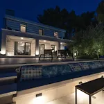 Seafront Villa Serenita
