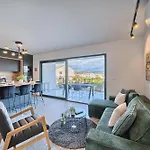 Bura Breeze - Sea-View Garden Apartment