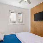 Lucas - Luxury Apartment With Parking