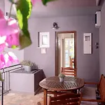 Seafront Stone Home With King Beds, Garden And Balcony