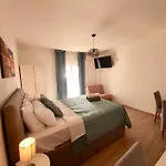 Studio Apartman Ana