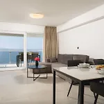 Seaside Luxury Apartment Tanita