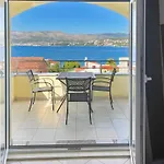 Apartments In Okrug Gornji 33036