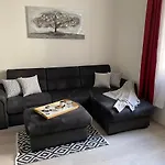 Split City Center - Lovely And Spacious 2Bdrm Apt