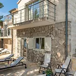Villa Sumartin Selca, Stunning, Luxurious Frontline 7 Bedrooms Villa Amazing Sea-Views