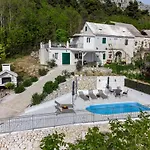 New Villa Ole, Stone House, Sea View, Jacuzzi