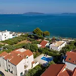 Luxury Semi-Detached House With A Pool Near The Sea