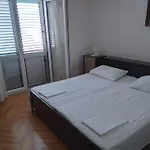 Mravak Apartments