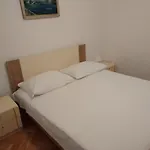 Mravak Apartments