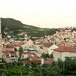 Jesliving Hvar - 2 Bedroom Elegant Apartment With Sea View In Historic Center Of Hvar Town