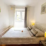 Apartment Dumaneo Art - Two Bedroom Apartment