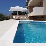 Sea View Apartment With Swiming Pool